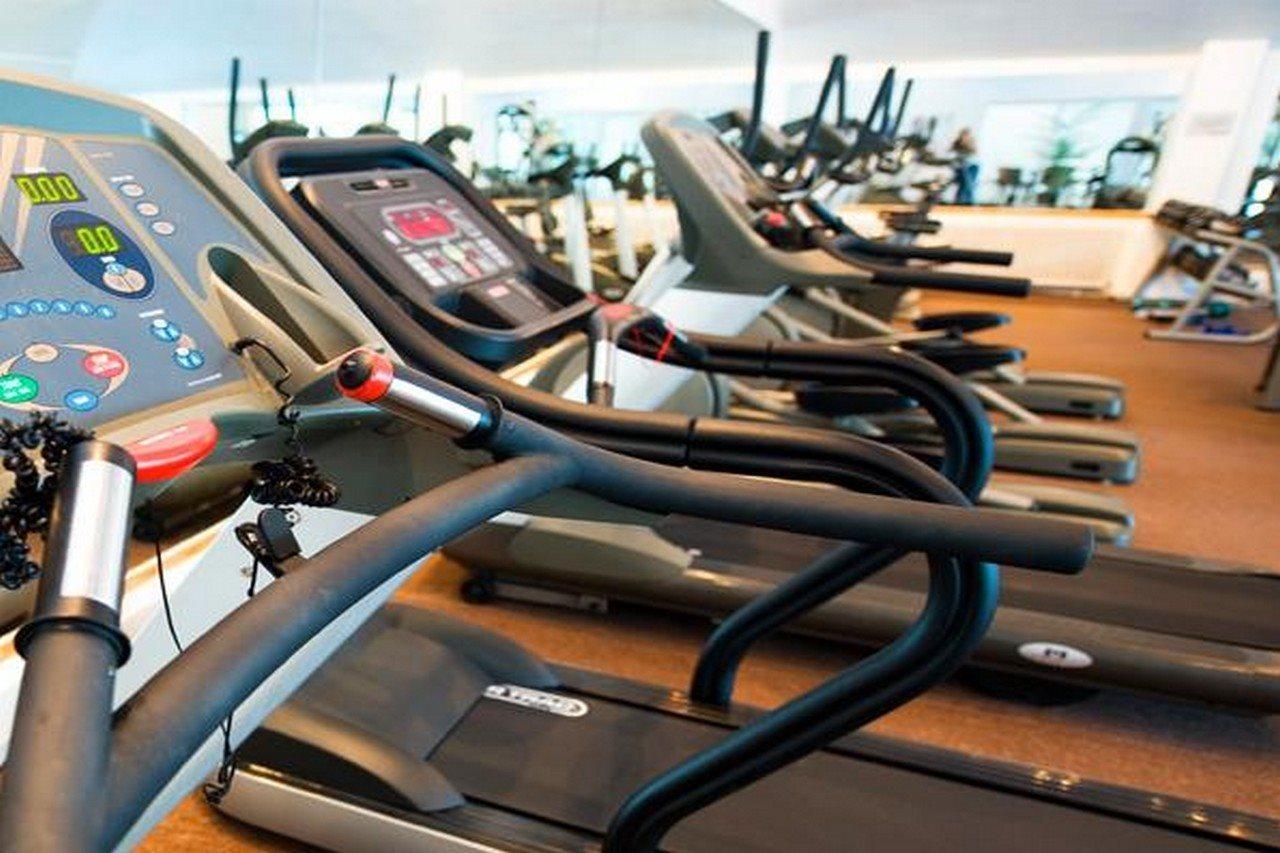マー ホール ゴルフ＆スパ リゾート ビショップトン エクステリア 写真 Treadmills in a gym